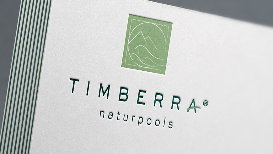 Logo Timberra Naturpools Minimalismus Design Trends 2023